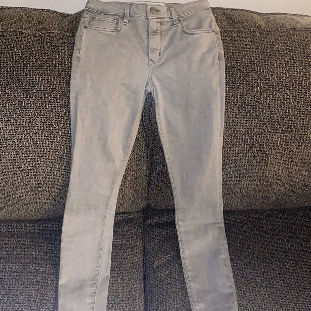 ✨ HP✨Lovers + Friends Gray Ricky Skinny Jeans✨ - Picture 7 of 10